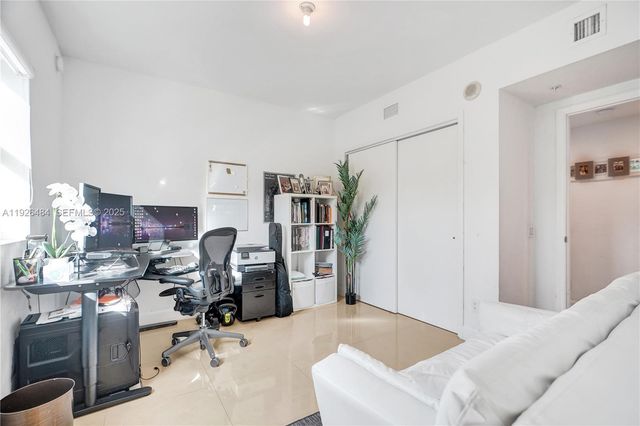 14951 Royal Oaks Ln 401, North Miami, FL 33181