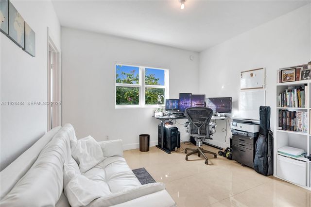 14951 Royal Oaks Ln 401, North Miami, FL 33181