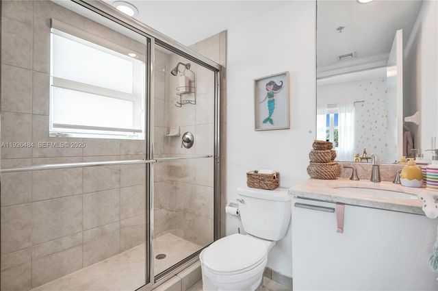 14951 Royal Oaks Ln 401, North Miami, FL 33181