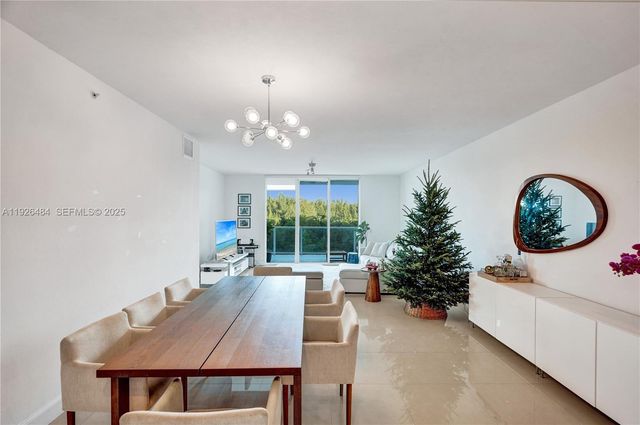 14951 Royal Oaks Ln 401, North Miami, FL 33181