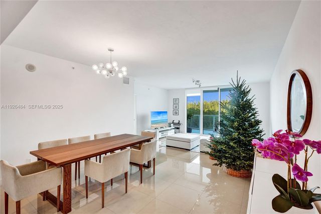 14951 Royal Oaks Ln 401, North Miami, FL 33181