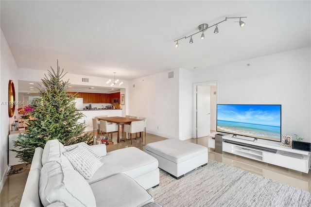 14951 Royal Oaks Ln 401, North Miami, FL 33181