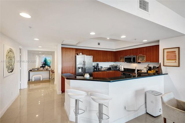 14951 Royal Oaks Ln 401, North Miami, FL 33181