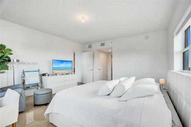 14951 Royal Oaks Ln 401, North Miami, FL 33181