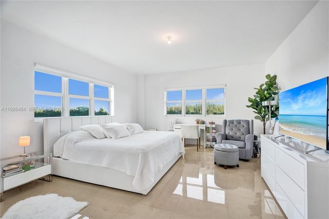 14951 Royal Oaks Ln 401, North Miami, FL 33181