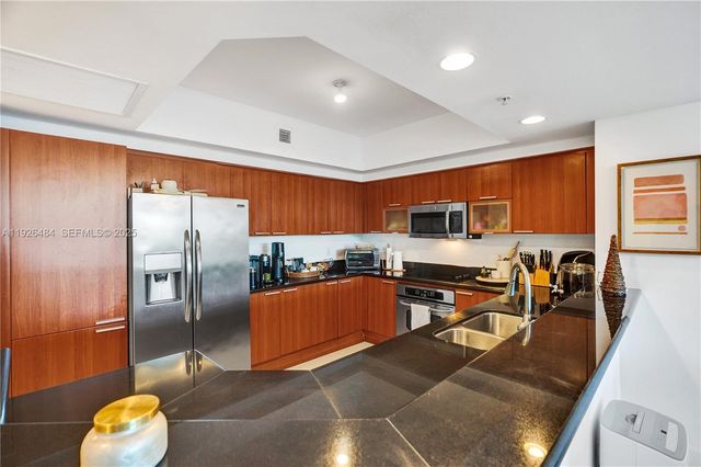 14951 Royal Oaks Ln 401, North Miami, FL 33181