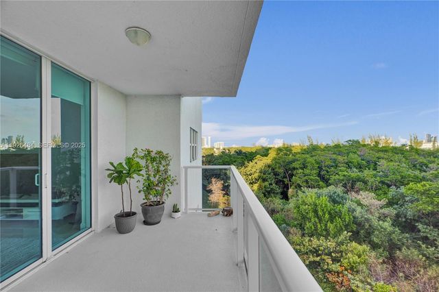 14951 Royal Oaks Ln 401, North Miami, FL 33181