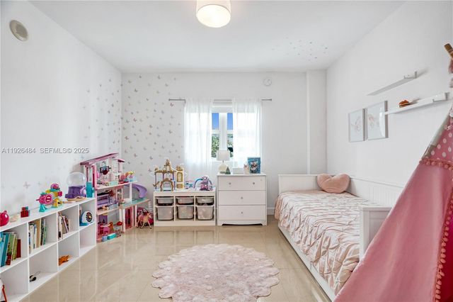 14951 Royal Oaks Ln 401, North Miami, FL 33181