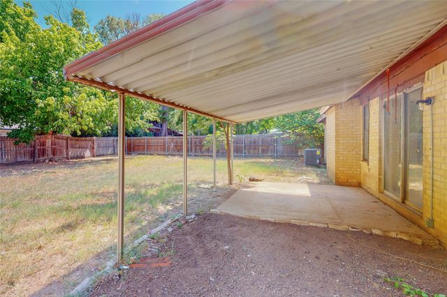 2307 Dartmouth Drive, Arlington, TX 76015