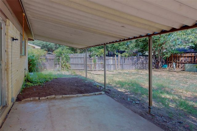 2307 Dartmouth Drive, Arlington, TX 76015