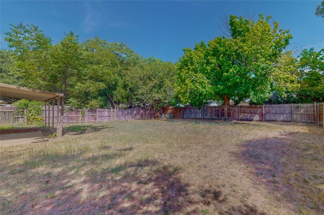 2307 Dartmouth Drive, Arlington, TX 76015
