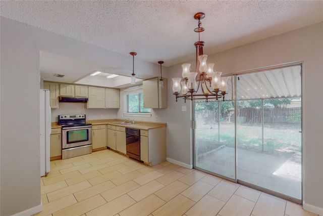 2307 Dartmouth Drive, Arlington, TX 76015