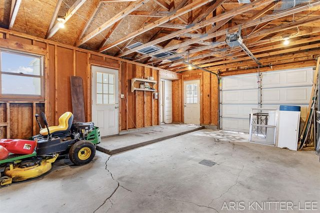 5761 120th Avenue, Holland, MI 49424