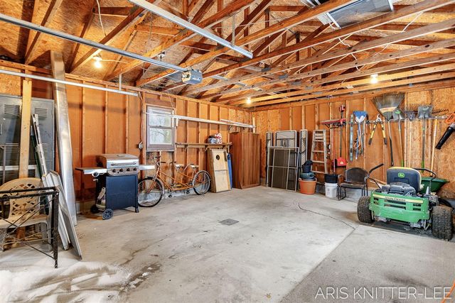 5761 120th Avenue, Holland, MI 49424