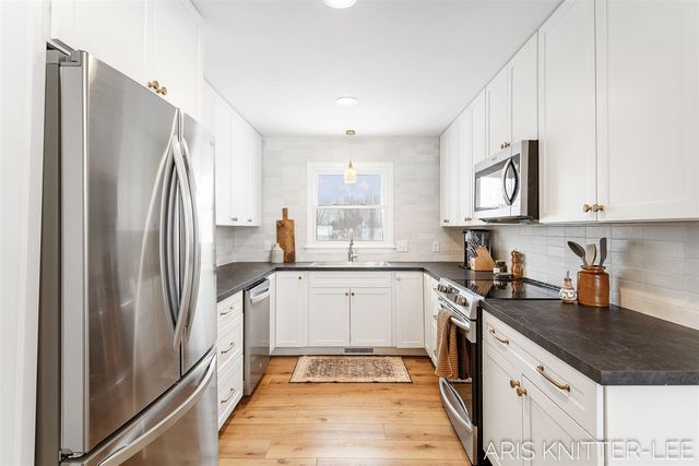 5761 120th Avenue, Holland, MI 49424