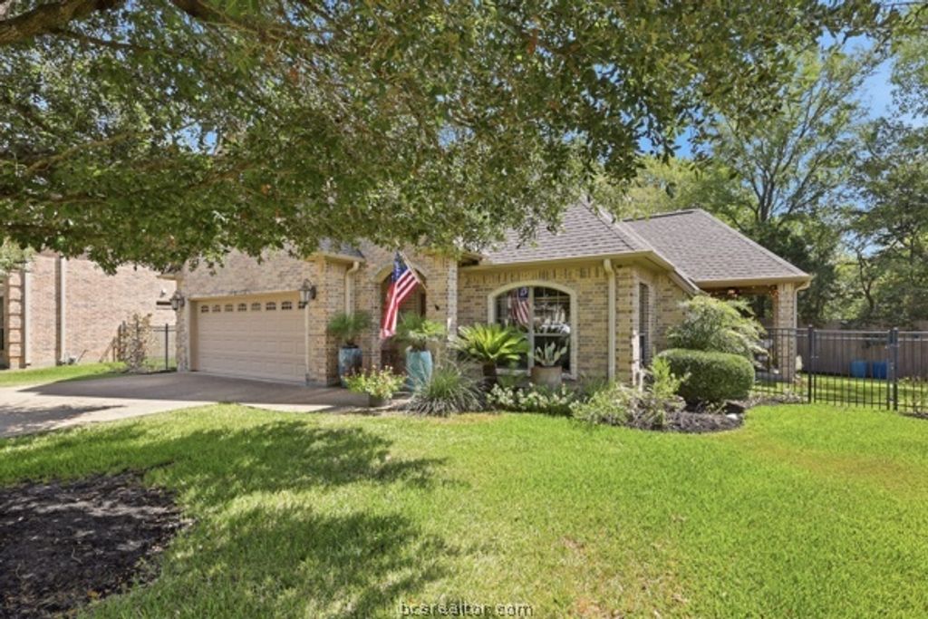 1728 Creekside Circle, College Station, TX 77845 — photo 2