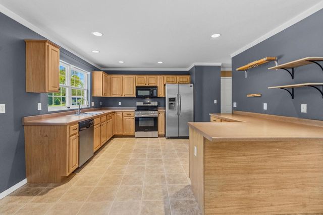 1108 E Pinecrest LANE, Elkhorn, WI 53121