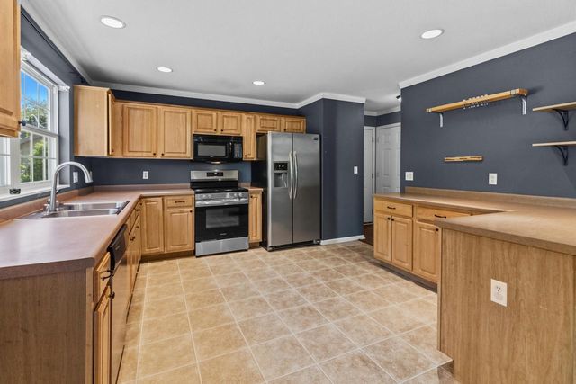 1108 E Pinecrest LANE, Elkhorn, WI 53121