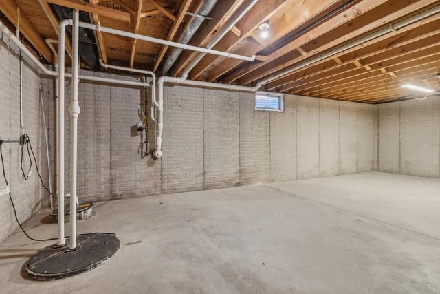 1108 E Pinecrest LANE, Elkhorn, WI 53121