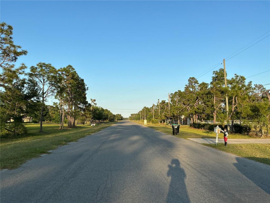 Image 6 of property listing at REYNOLDS PARKWAY, Orlando, FL 32833