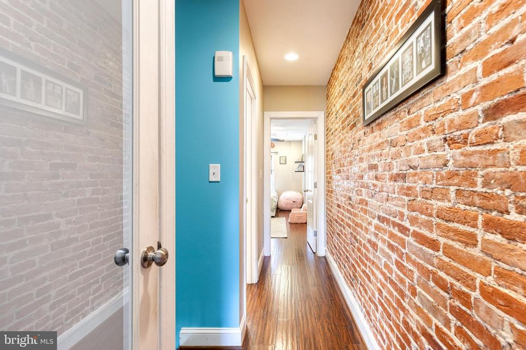 Image 19 of property listing at 2049 DIVISION ST, Baltimore, MD 21217