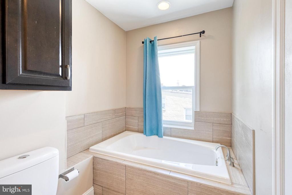 Image 24 of property listing at 2049 DIVISION ST, Baltimore, MD 21217