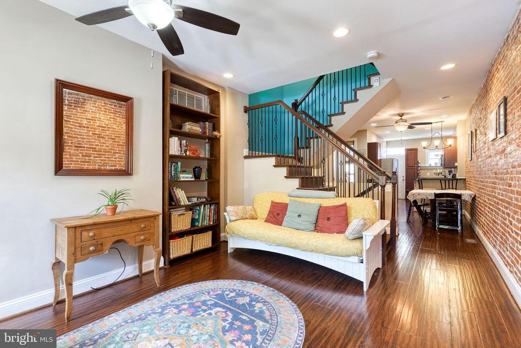 Image 3 of property listing at 2049 DIVISION ST, Baltimore, MD 21217