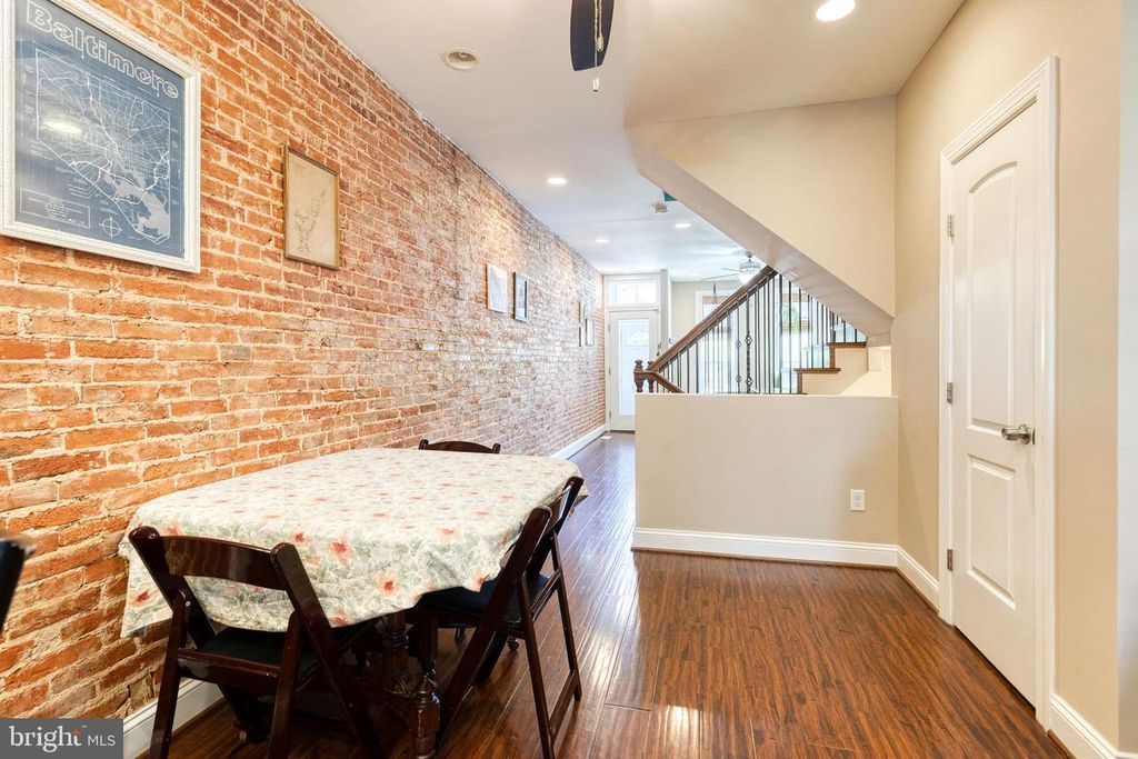 Image 8 of property listing at 2049 DIVISION ST, Baltimore, MD 21217