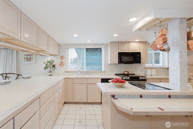 16901 E State Route 106, Belfair, WA 98528