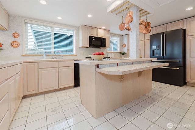 16901 E State Route 106, Belfair, WA 98528