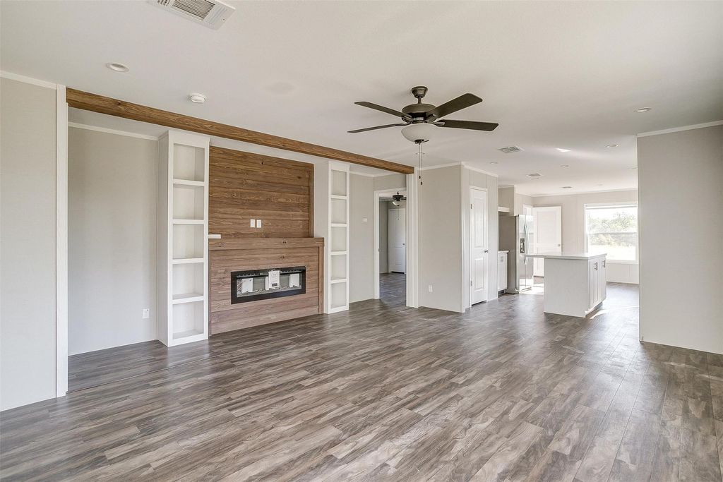 4417 County Road 423, Grandview, TX 76050