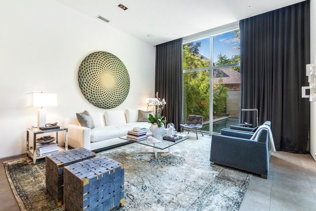 2845 Lee Street, Dallas, TX 75206