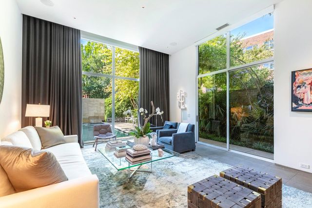 2845 Lee Street, Dallas, TX 75206