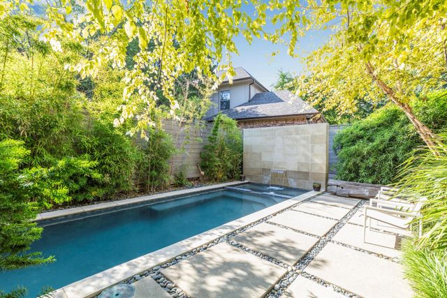 2845 Lee Street, Dallas, TX 75206