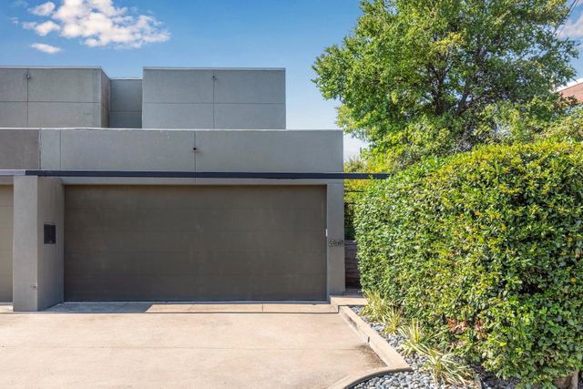 2845 Lee Street, Dallas, TX 75206