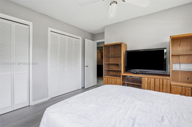 8410 SW 20th St, North Lauderdale, FL 33068