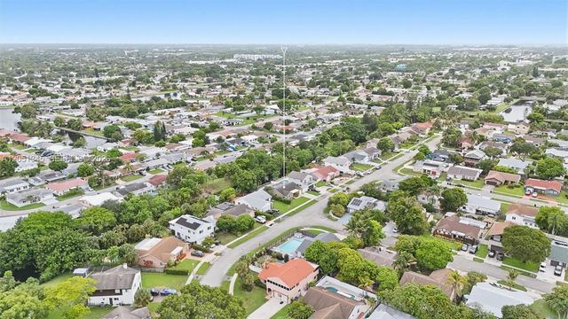 8410 SW 20th St, North Lauderdale, FL 33068