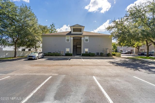 6069 MAGGIES Circle 115, Jacksonville, FL 32244