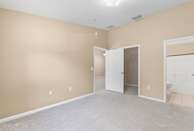 6069 MAGGIES Circle 115, Jacksonville, FL 32244