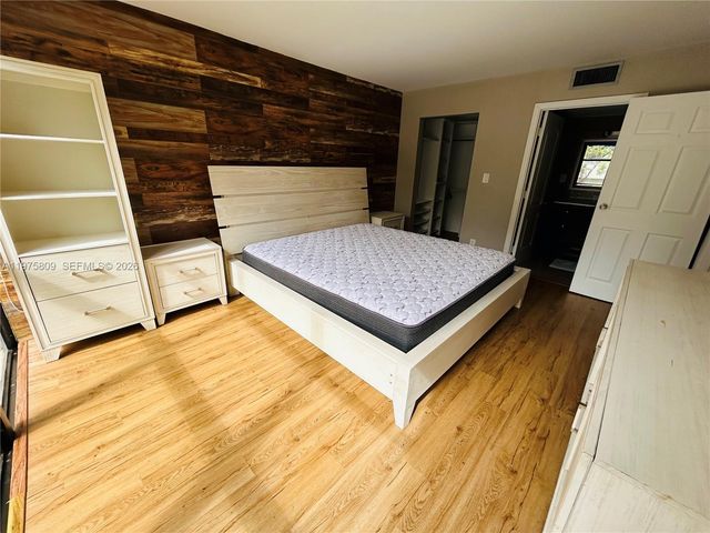 17021 N Bay Rd 219, Sunny Isles Beach, FL 33160