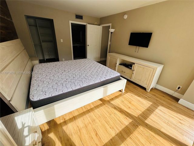 17021 N Bay Rd 219, Sunny Isles Beach, FL 33160