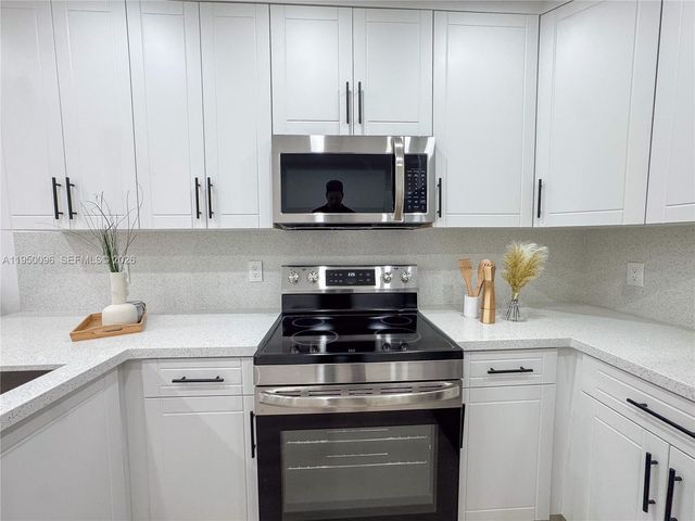 1336 NW 6th Ave, Fort Lauderdale, FL 33311