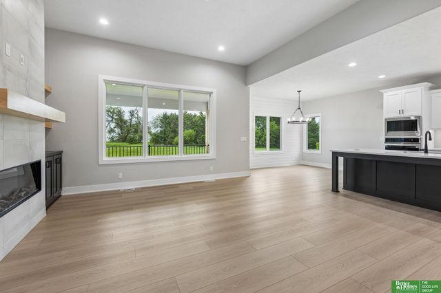 12383 Windsor Drive, Papillion, NE 68046