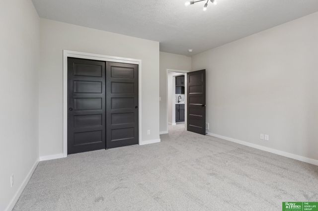 12383 Windsor Drive, Papillion, NE 68046