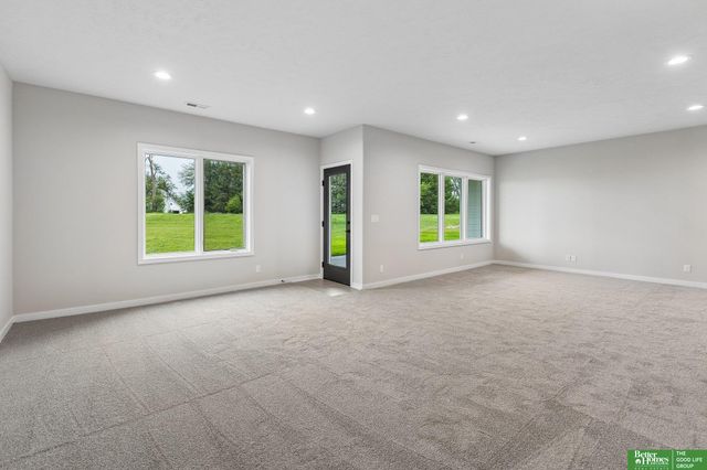 12383 Windsor Drive, Papillion, NE 68046