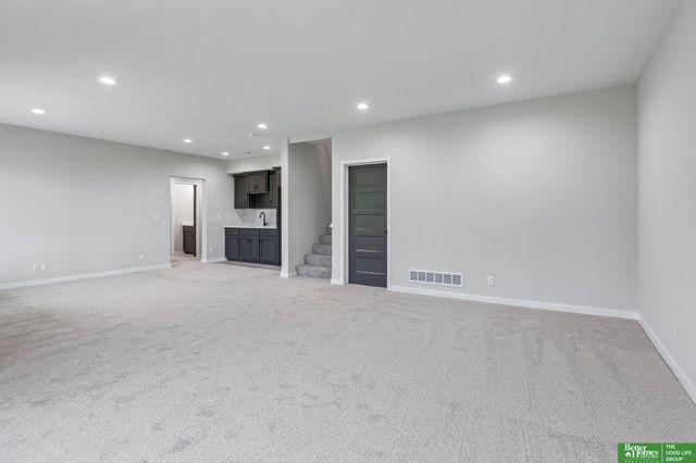 12383 Windsor Drive, Papillion, NE 68046