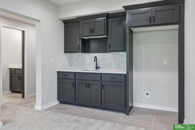 12383 Windsor Drive, Papillion, NE 68046