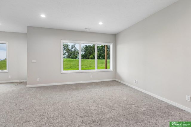 12383 Windsor Drive, Papillion, NE 68046