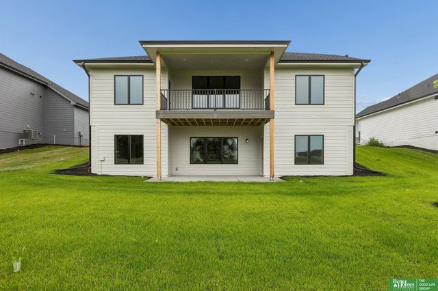 12383 Windsor Drive, Papillion, NE 68046