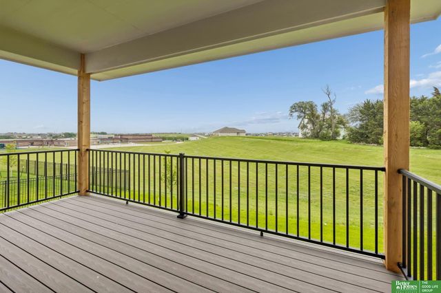 12383 Windsor Drive, Papillion, NE 68046